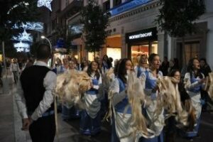 Las rondallas salen a la calle