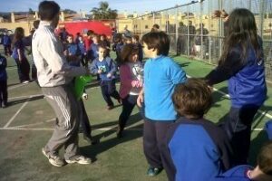 Más de 300 jóvenes participan en las Jornadas Deportivas del colegio Los Pinos