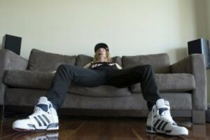 Preguntas Incómodas: Que piensa de que 800.000 jóvenes (el 22 %) son ni-ni: ni estudia ni trabaja