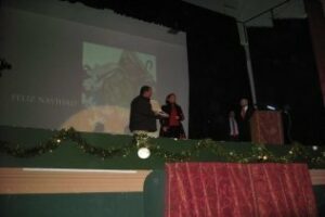 La asociación de Esclerosis Múltiple agradece a Los Salesianos el premio Pastorcito de Plata