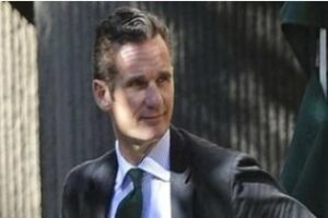 AndreW Morton" Urdangarin llegó a salir con tres mujeres a la vez, incluyendo a la Infanta"