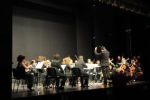 "La Bohemia" llena el Teatro Municipal Florida con su concierto de Año Nuevo