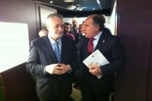 Landaluce pide la colaboración de Griñán para avanzar en asuntos como la Oficina de Turismo o la Ayuda a Domicilio