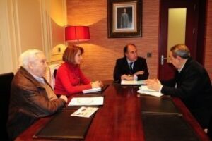 La Sociedad del Cante Grande presenta sus proyectos al alcalde
