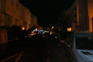 Sale ardiendo una casa al prenderse un colchón con una vela