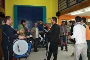 Local de ensayo: Haciendo el camino con "una hermandad muy chirigotera"