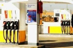 Soria se reunirá con las petroleras por la subida de los carburantes