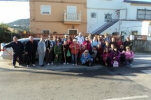 Los mayores del Saladillo disfrutan del senderismo de la mano de Bienestar Social