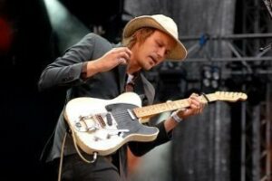 La Politécnica acoge el jueves una doble sesión de rock con el sueco Christian Kjellvander y el grupo sevillano Falso Cabaret