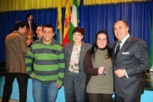 La Junta entrega por fin las llaves de las VPO de Huertas Siles