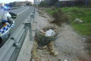 La policía detiene a un joven como autor de un robo de cable del alumbrado de la autovía