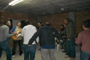 Local de ensayo: Una autoescuela muy chirigotera