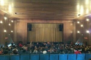 Yo reportero: ¿Por qué tengo que pagar las butacas de los "servidores públicos"?