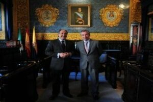 El subdelegado del Gobierno de la Nación realiza su primera visita oficial al Ayuntamiento