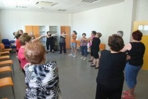 Bienestar Social ofrece clases gratuitas de gimnasia al centro de mayores La Unión"