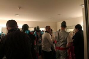 Una comparsa con arte llega al planeta algecireño