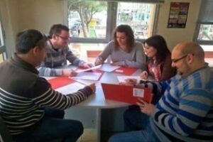 La concejal de Juventud se reúne con la Asociación Fotográfica del Sur