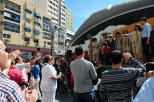 El Carnaval chico" en el mercado de abastos pone punto y final a las fiestas carnavalescas