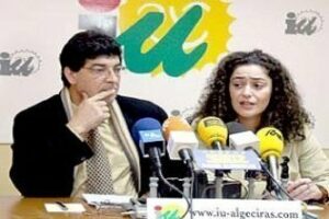 Valderas se compromete en Algeciras a llevar al Parlamento una investigación sobre los ERE