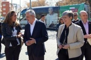 Griñán pide al Ejecutivo de Rajoy que negocie con los sindicatos ante la huelga