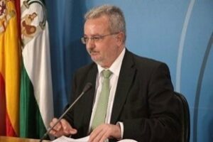 El exconsejero de Empleo comparece como imputado por el caso ERE