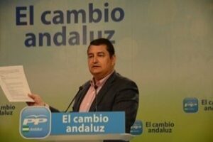 Denuncian que Empleo pagó querellas para una moción de censura