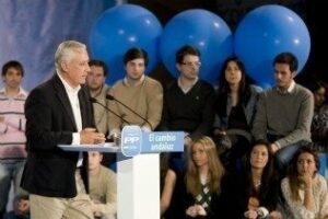 Arenas pide transparencia entre los partidos y las entidades financieras