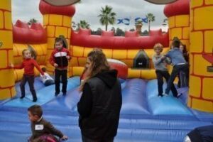 El mal tiempo obliga a suspender las actividades de animación previstas para hoy en la Plaza Alta