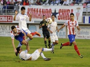 El Algeciras cumple, pero sigue a 4 puntos del playoff