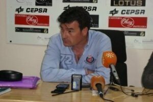 Escobar confía en las opciones de la Balona para pasar la eliminatoria