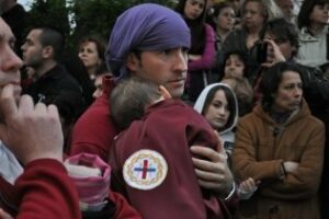 Consejos prácticos para costaleros y espectadores "para sobrevivir a la Semana Santa sin lesiones"