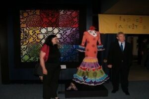 La artista algecireña Mirvia Aranda expone en Francia sus diseños de flamenca