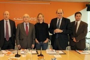 Aznar critica que en Cuba es incompatible una "sociedad abierta"