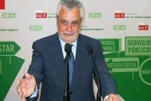 Griñán anuncia un recorte de 2.600 millones de euros y menos consejerías