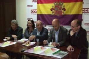 La bandera republicana se desplegará en la fachada de los sindicatos