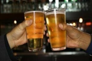 Más del 20% de los andaluces se iría de cañas con el Rey Juan Carlos