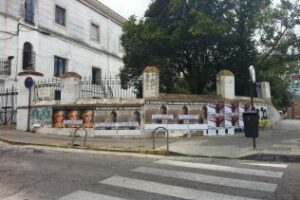 Catético: La pega de carteles en Algeciras en manos de las mafias