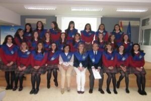 El colegio Puertoblanco impone beca a su XXXI Promoción de Alumnas