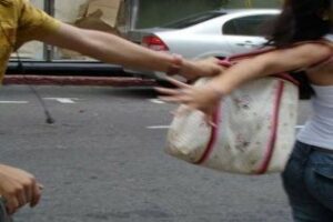 Detenido el autor de un robo de bolso con tirón" en la calle Millán Picazo
