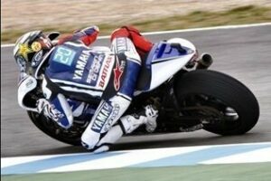 Lorenzo le gana el duelo a Pedrosa y saldrá desde la "pole" en Jerez
