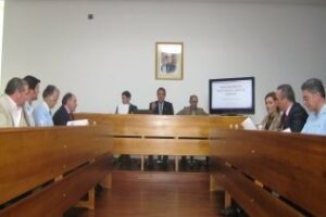 El Consejo de Alcaldes acuerda pagar su deuda con Mancomunidad