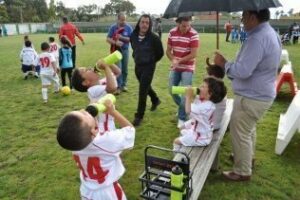 ADEM celebra su torneo de Fútbol 7 en Palmones a pesar de la lluvia