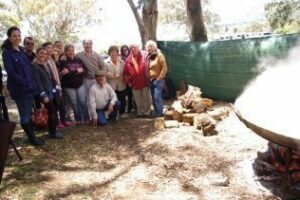 El mal tiempo no impide la celebración de la Romería de Pelayo