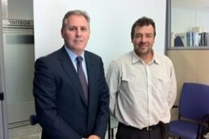 Migres y CENER acuerdan proteger la avifauna de los parques eólicos