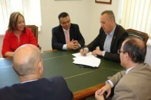 El Ayuntamiento de San Roque suscribe los créditos para proveedores