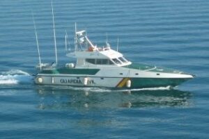 Tres detenidos en un intento de introducir hachís por la Bahía