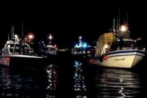 La Autoridades interceptan a dos personas que intentaban arribar a un barco de pasajeros