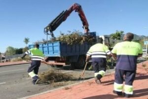 El Ayuntamiento continúa con el plan de choque en barriadas de cara al verano