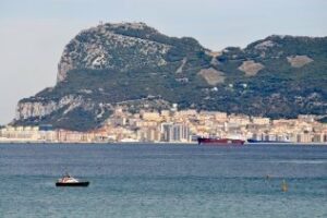 La detención de dos gibraltareños en la bahía enfada al Reino Unido