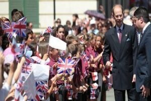 PA califica provocación en toda regla" la visita del príncipe Eduardo al Peñón